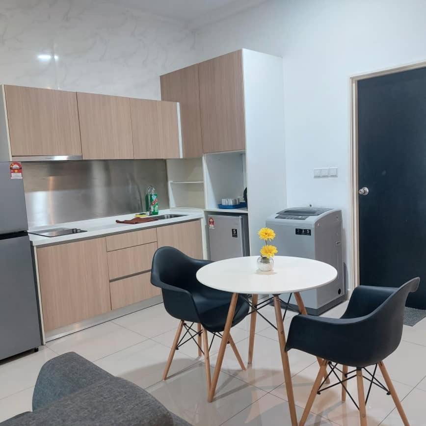 Twin Galaxy Jb Homestay By Summer Johor Bahru Exterior photo